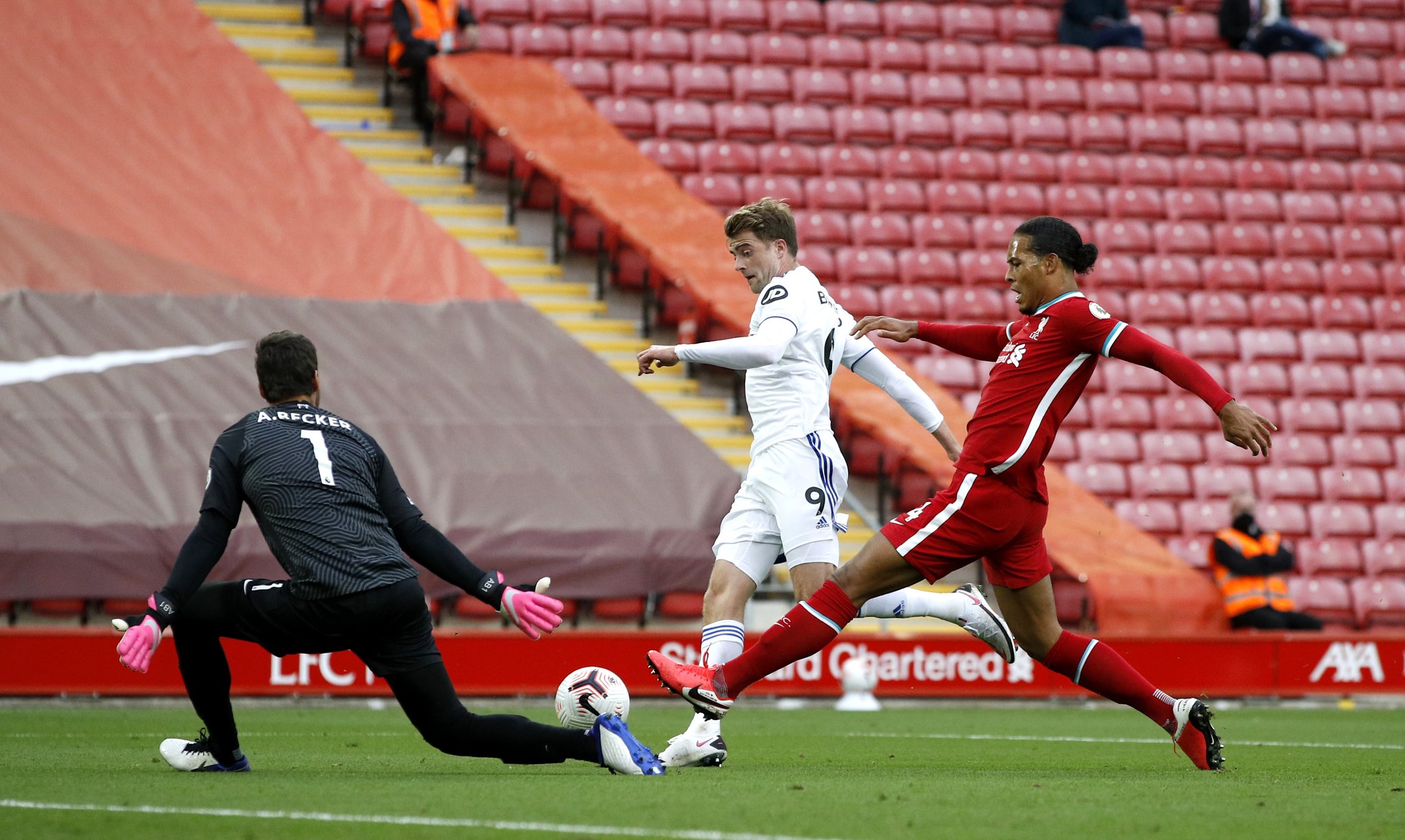 在对阵强敌 在对阵强敌