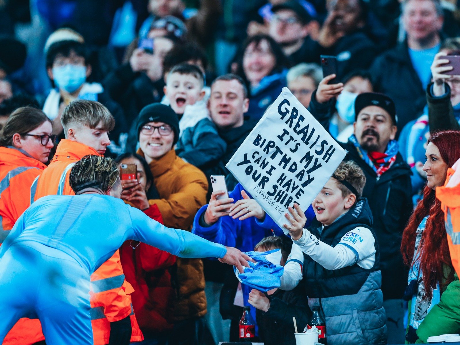 与媒体的广 与媒体的广